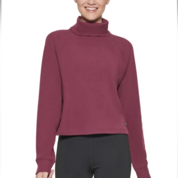Calvin Klein Performance Ribbed Long-Sleeve Turtleneck Burgundy Size (XL) - Picture 2 of 4